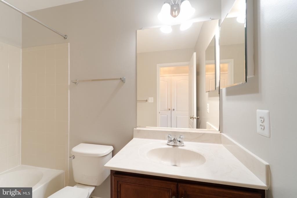 23073 Weybridge Square - Photo 10