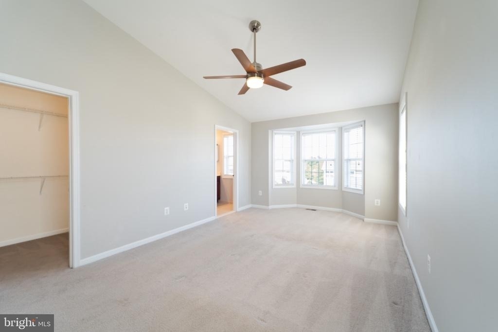 23073 Weybridge Square - Photo 4