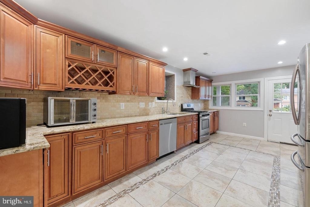 6421 Woodville Drive - Photo 10