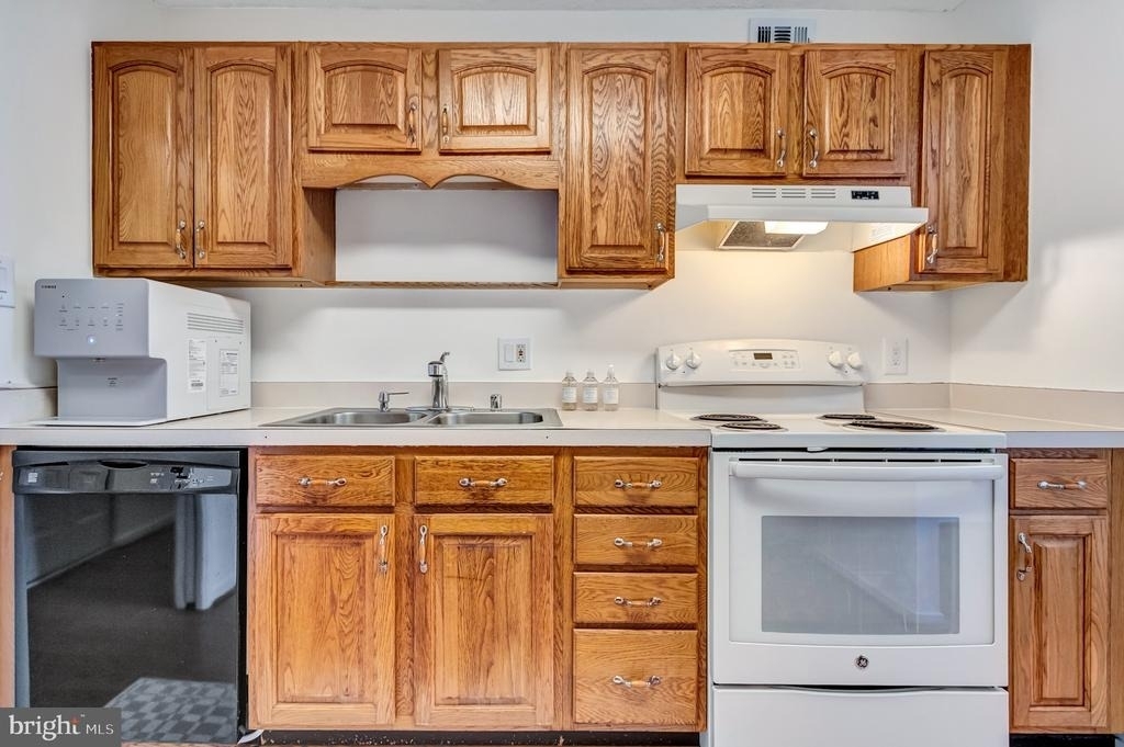 2300 Pimmit Drive - Photo 8