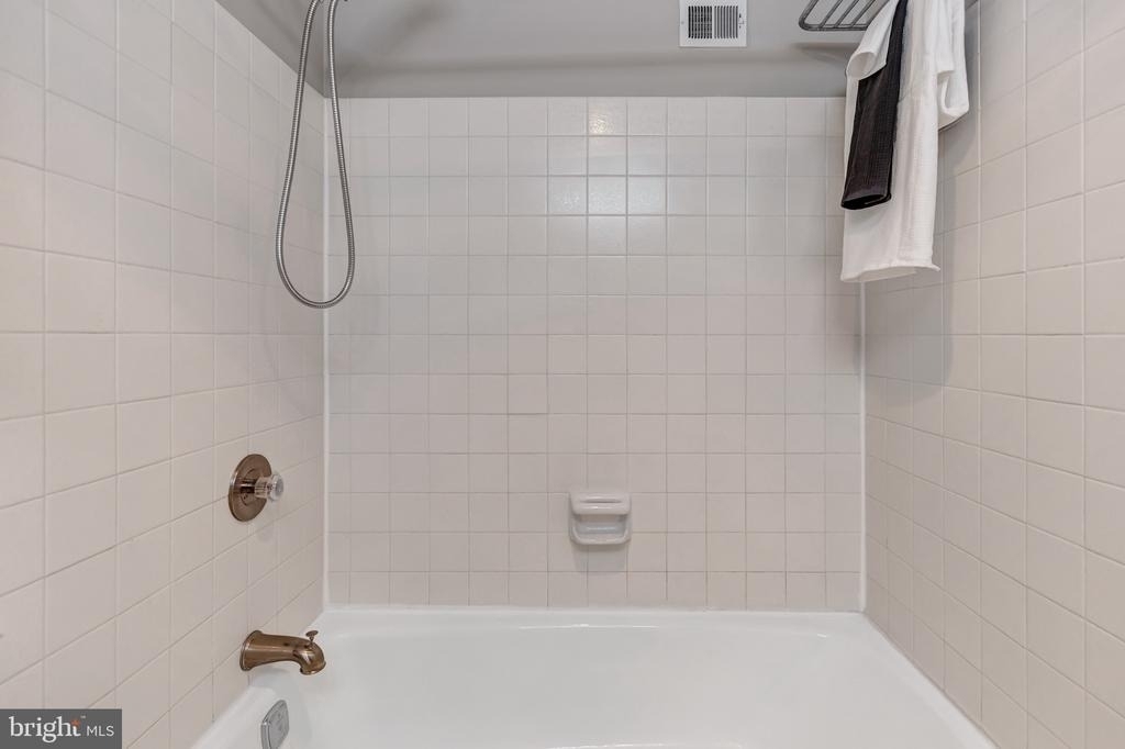 2300 Pimmit Drive - Photo 21