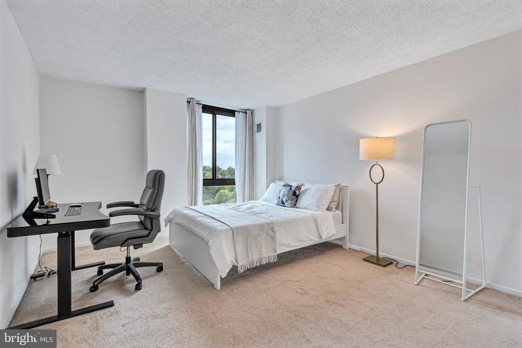 2300 Pimmit Drive - Photo 11