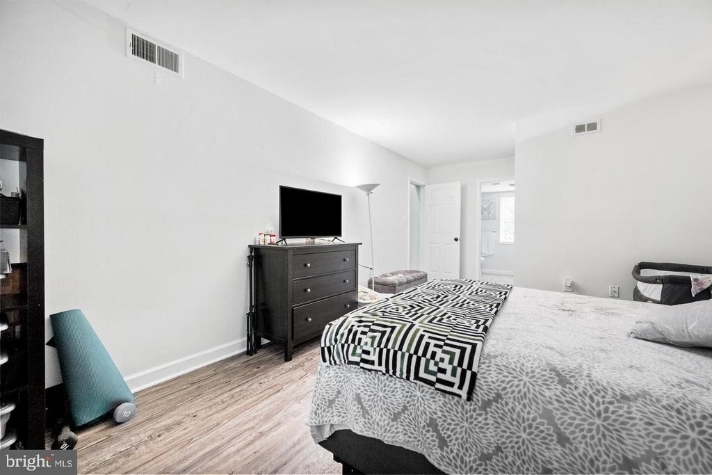 1423 Northgate Square - Photo 17