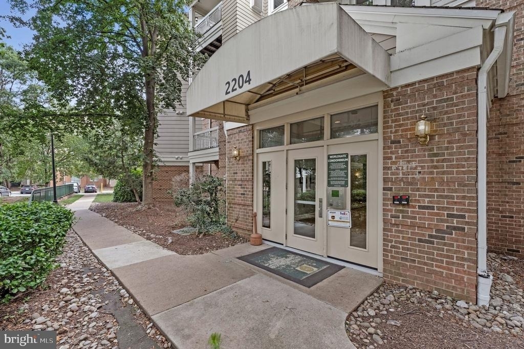 2204 Westcourt Lane - Photo 32