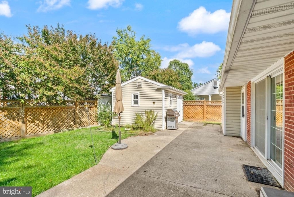 6404 Wayside Place - Photo 30