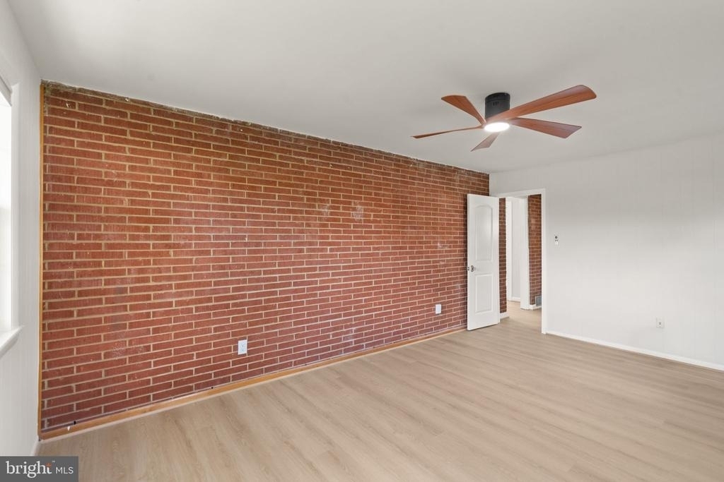 6404 Wayside Place - Photo 10