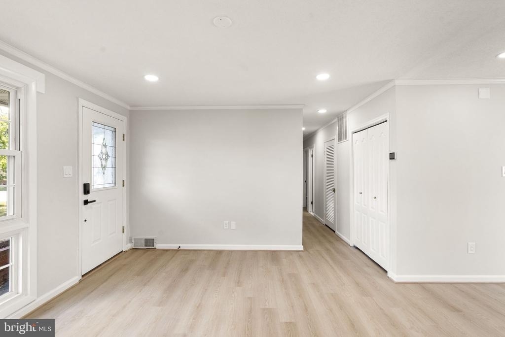 6404 Wayside Place - Photo 14