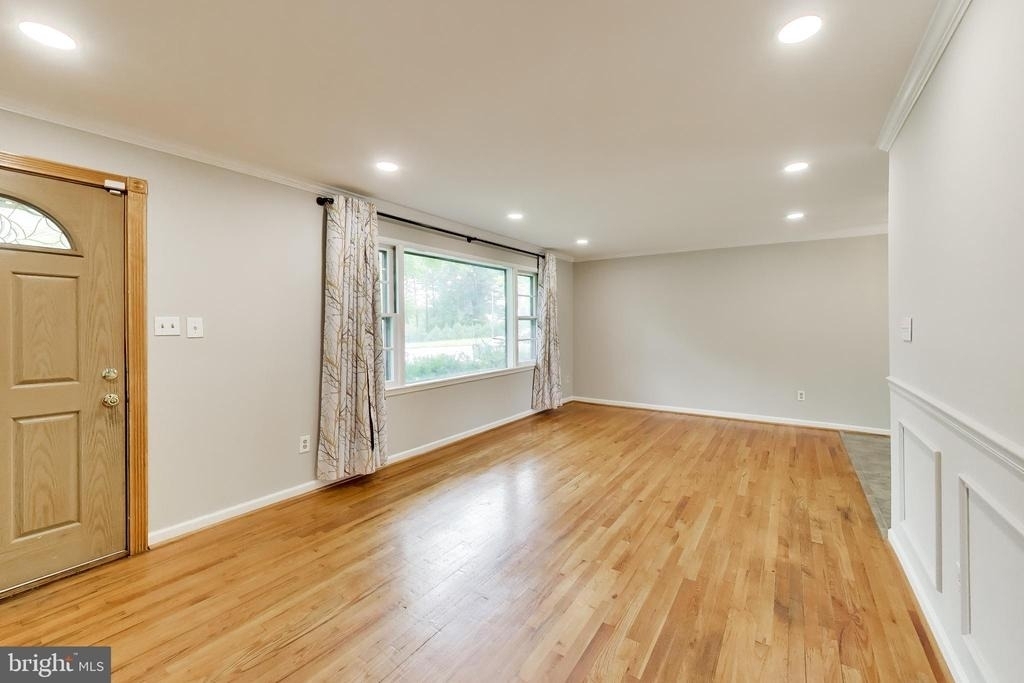 2045 Westmoreland Street - Photo 2