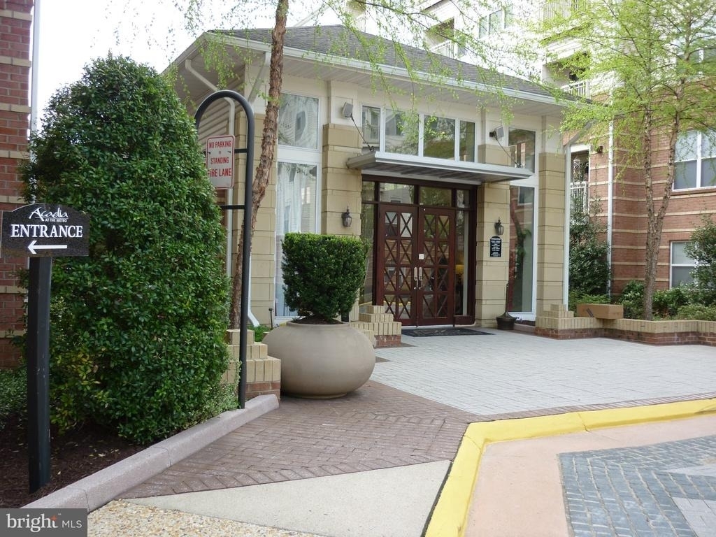 9480 Virginia Center Boulevard - Photo 1