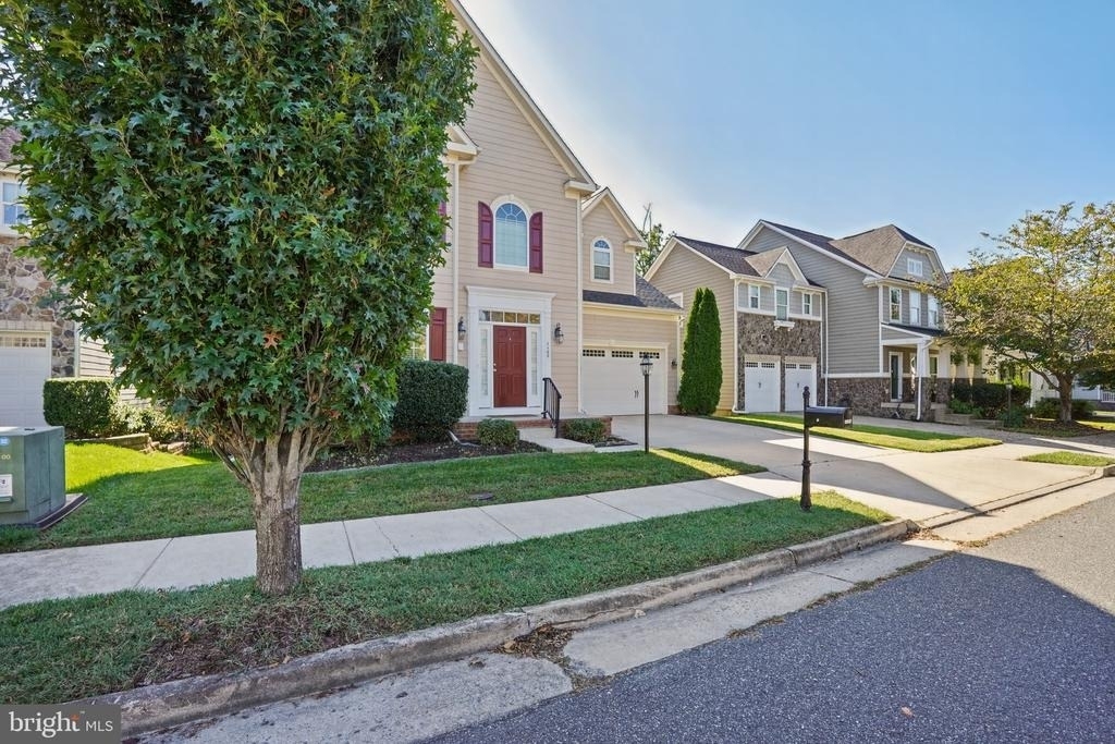 1100 Wright Court - Photo 1