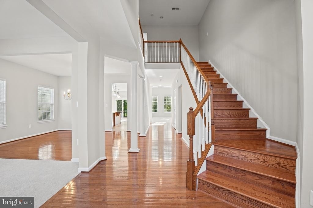 1100 Wright Court - Photo 3