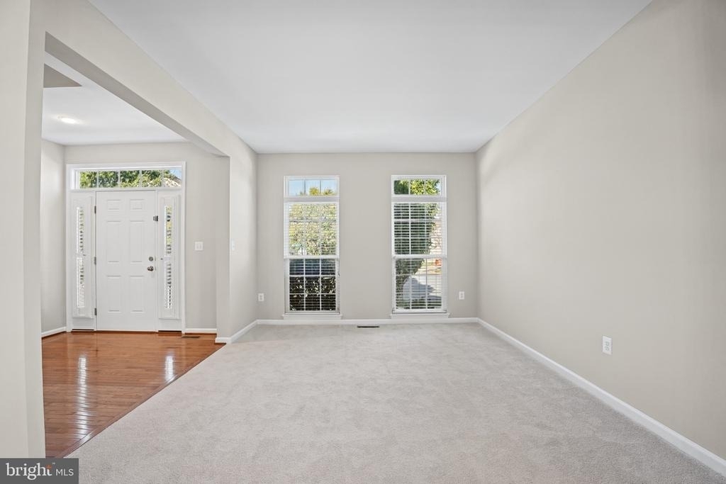 1100 Wright Court - Photo 6