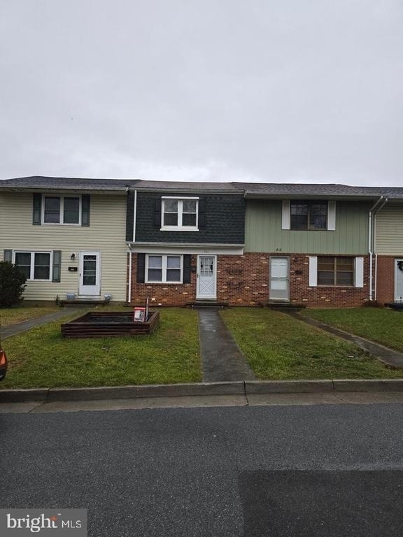216 Cameron Street - Photo 0