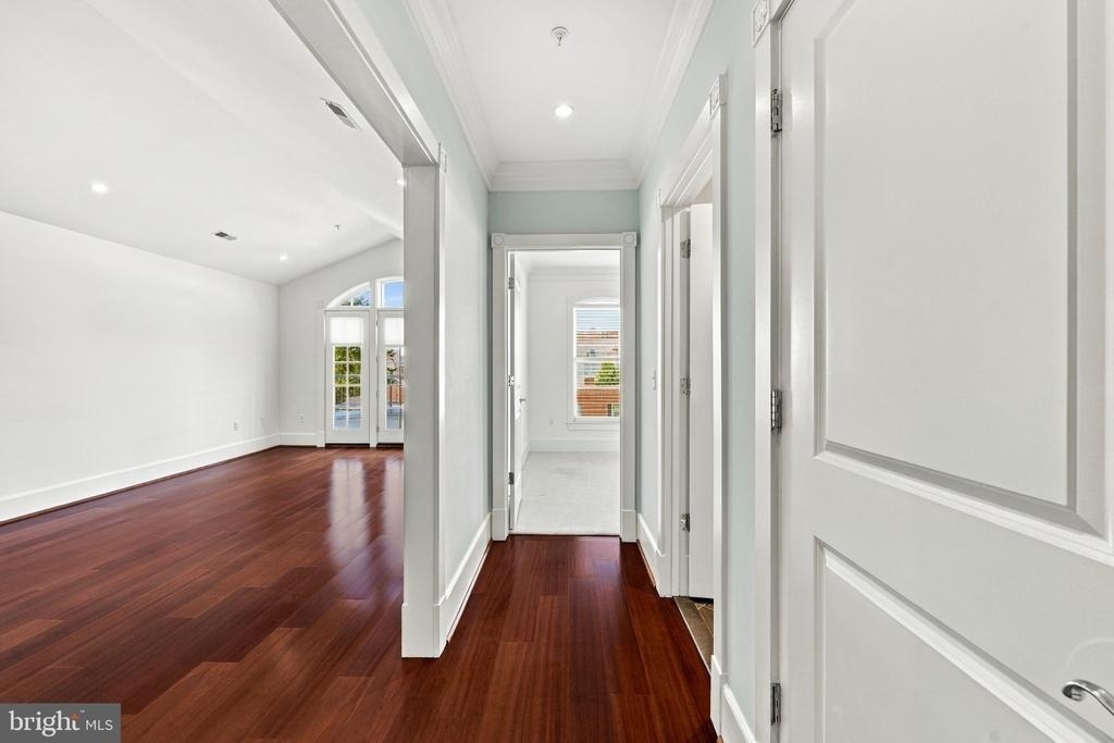 910 Powhatan Street - Photo 1