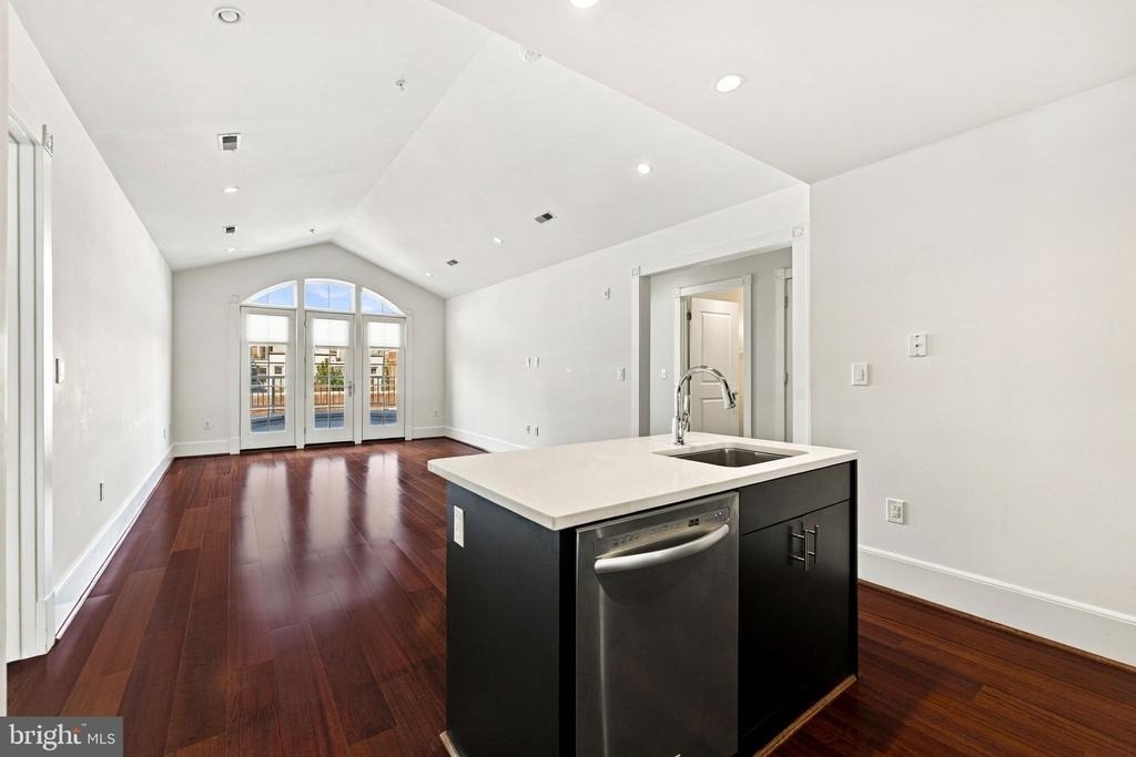 910 Powhatan Street - Photo 13