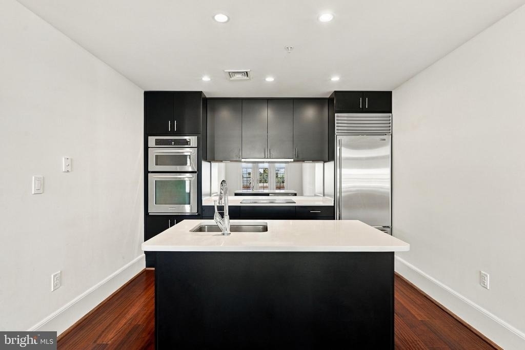 910 Powhatan Street - Photo 8