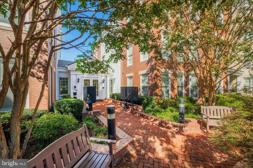 910 Powhatan Street - Photo 33