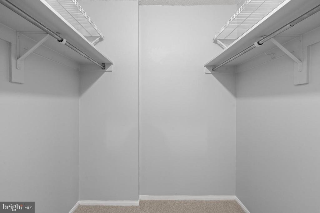 307 Yoakum Parkway - Photo 24