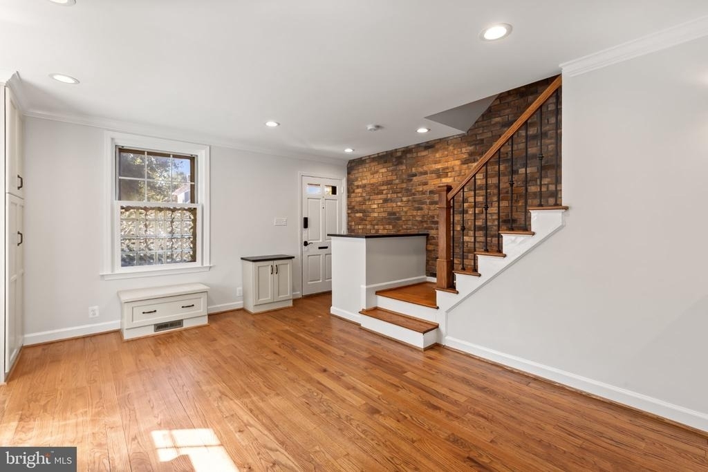 4507 36th Street S - Photo 2