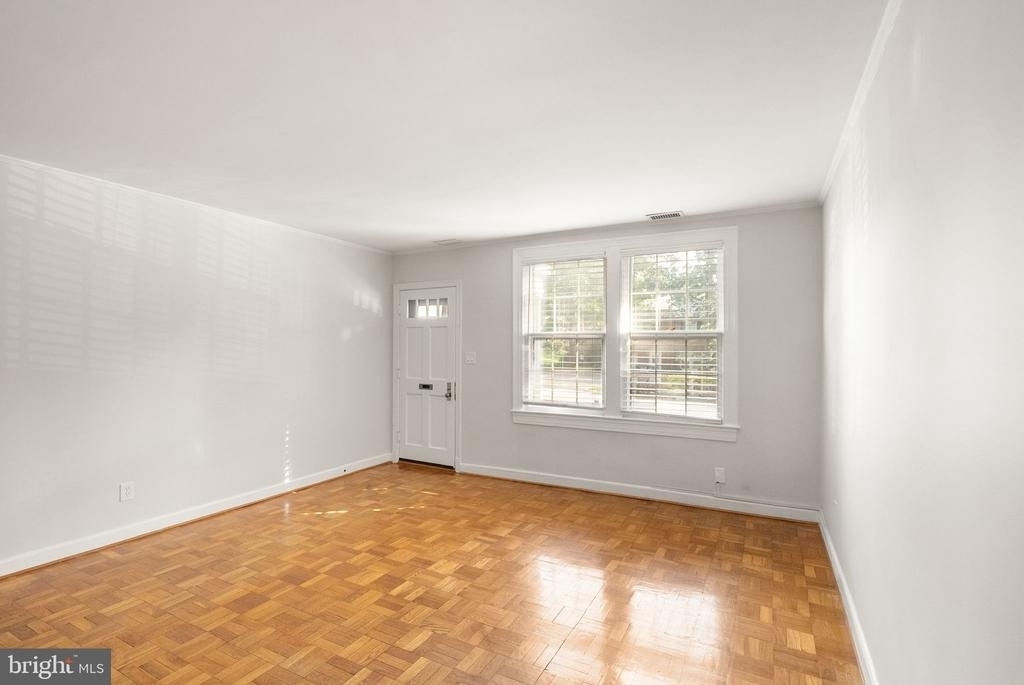 1400 S Barton Street - Photo 5