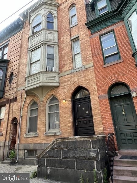 140 E Philadelphia Street - Photo 0