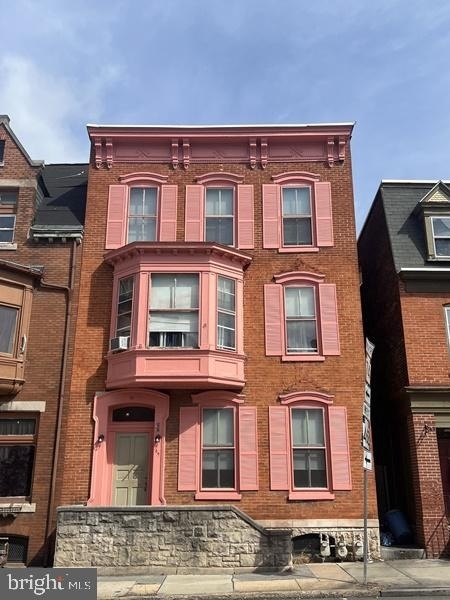 49 S Queen Street - Photo 0