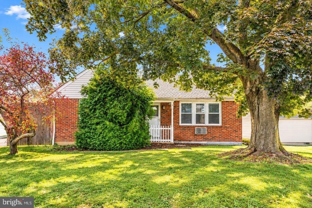 1443 Rhawn Street - Photo 23