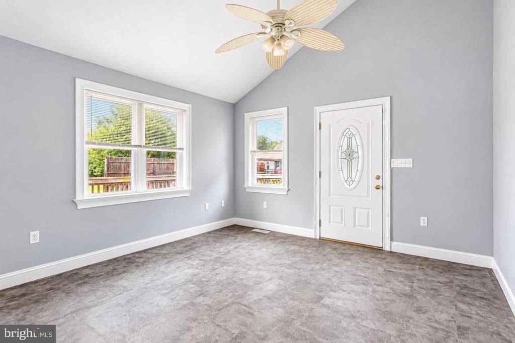 1443 Rhawn Street - Photo 9