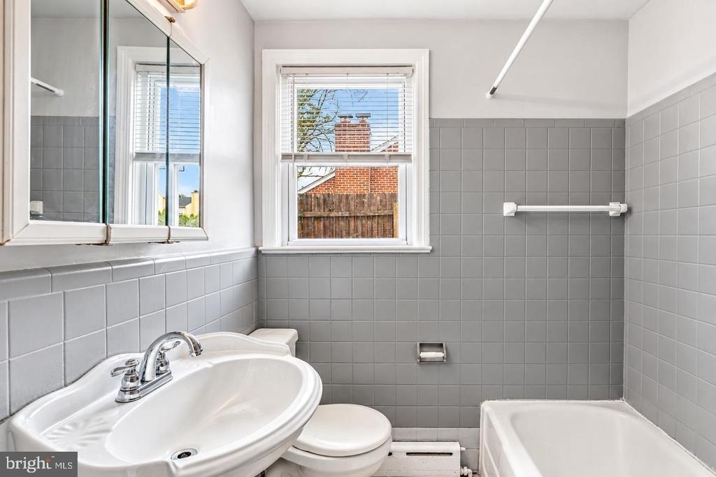 1443 Rhawn Street - Photo 21