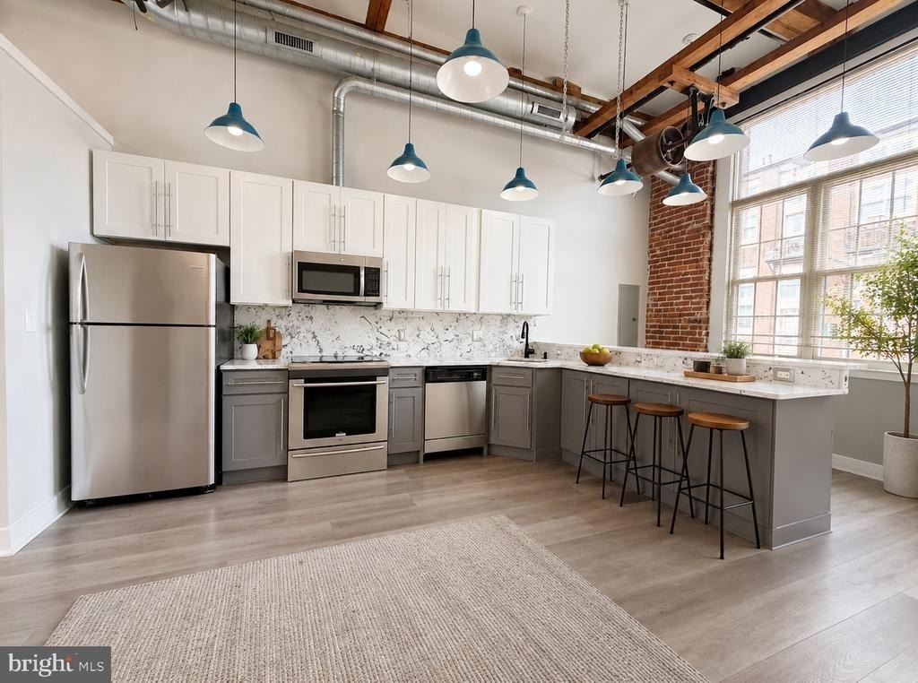 1822 E Glenwood Avenue - Photo 1
