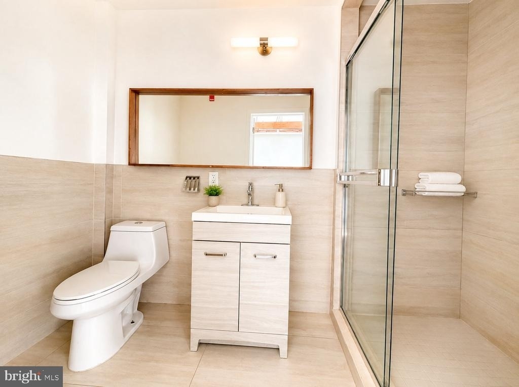 1822 E Glenwood Avenue - Photo 4