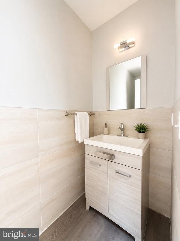 1822 E Glenwood Avenue - Photo 3