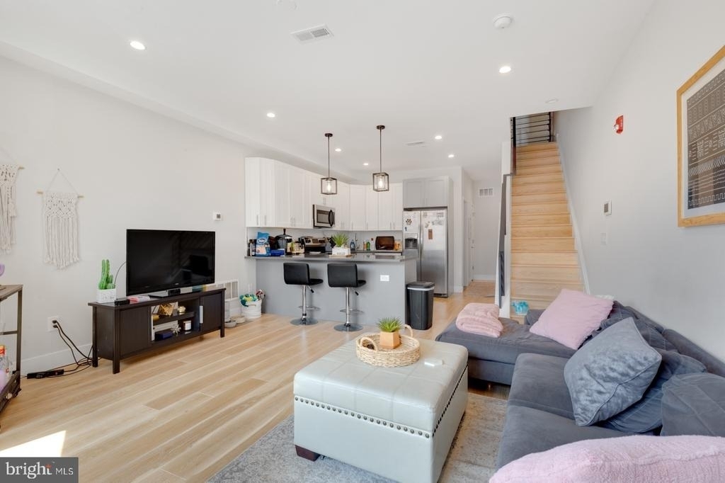 1702 Point Breeze Avenue - Photo 9