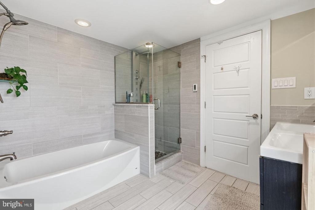 2233 Bainbridge Street - Photo 23