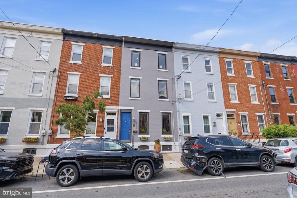 2233 Bainbridge Street - Photo 0
