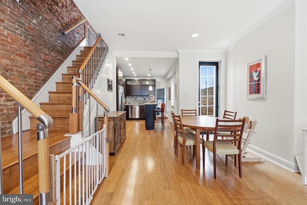 2233 Bainbridge Street - Photo 6