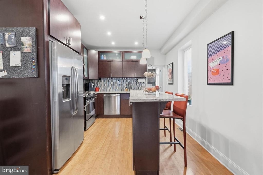 2233 Bainbridge Street - Photo 8