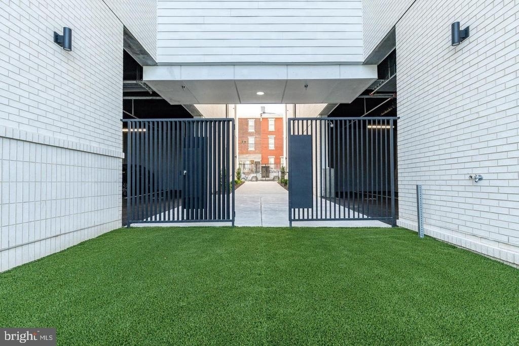 1130 N Delaware Avenue - Photo 19