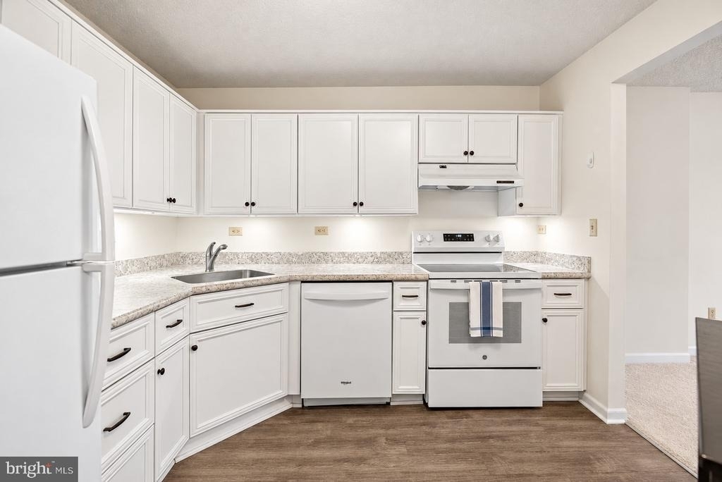 233 S 6th Street - Photo 4