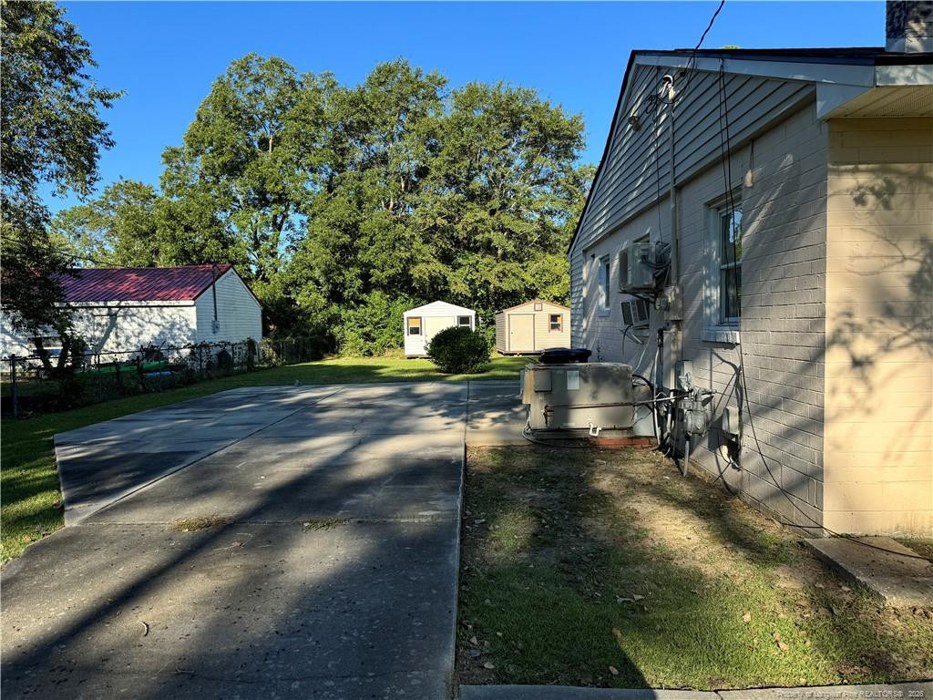405 N Dickson Street - Photo 2
