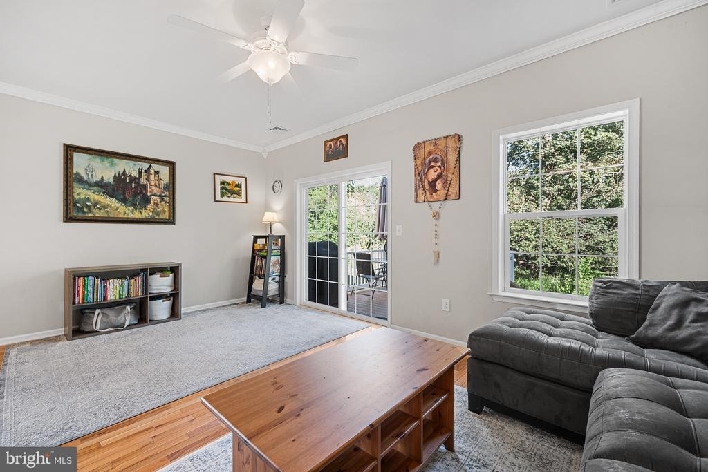 1537 Crest Park Court - Photo 8
