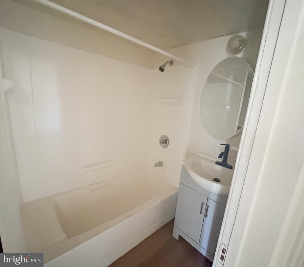 261 N York Street - Photo 11