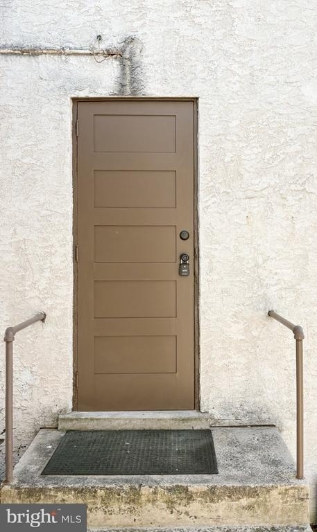 261 N York Street - Photo 1