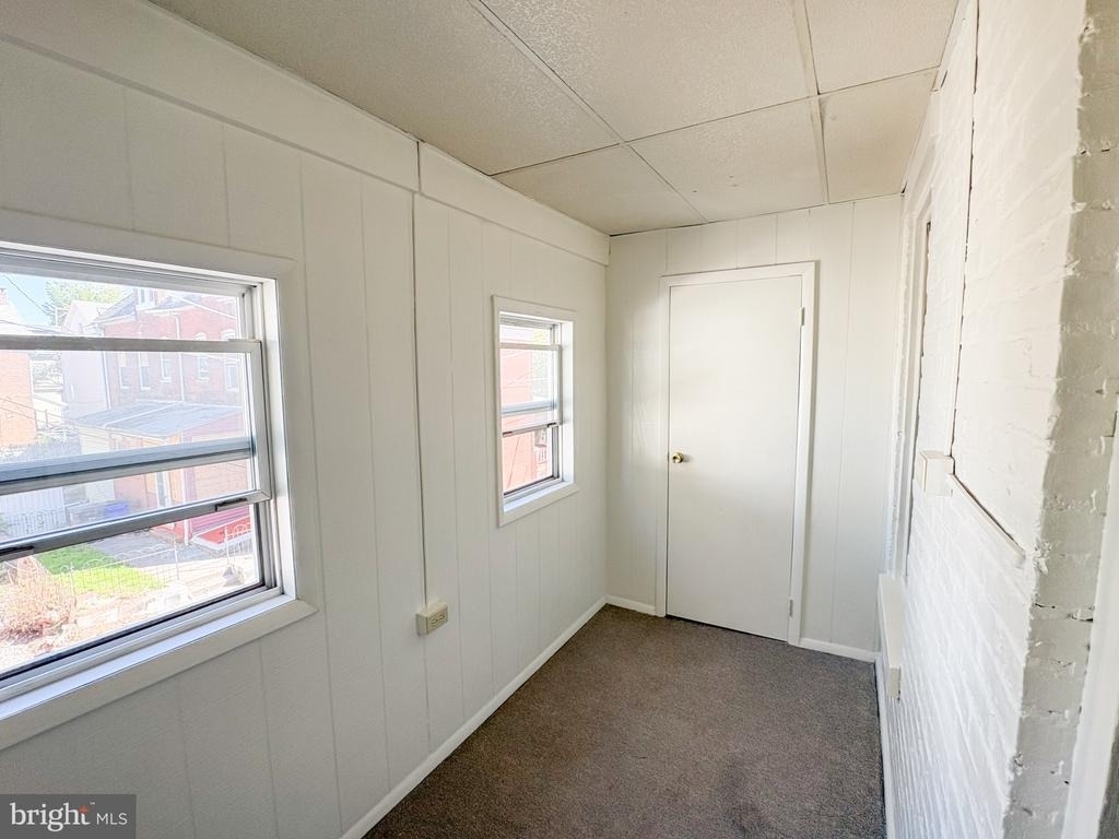 261 N York Street - Photo 12