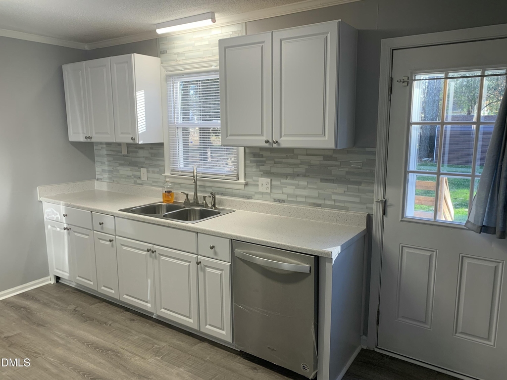 1617 Wake Drive - Photo 4