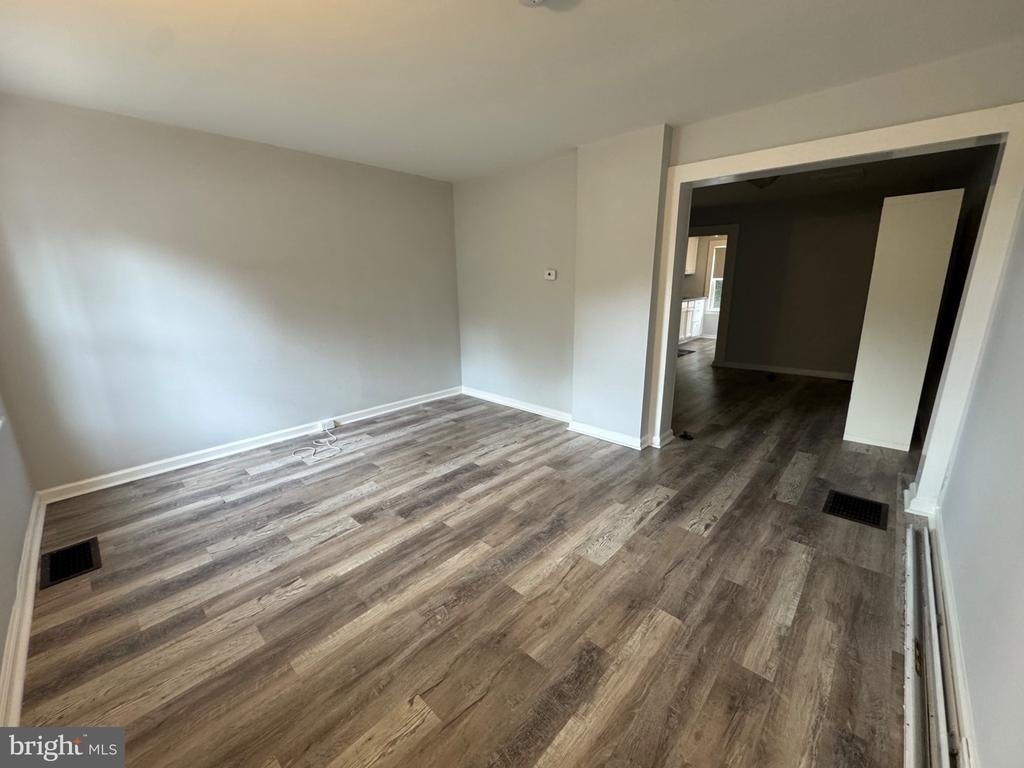 319 Grant Street - Photo 2