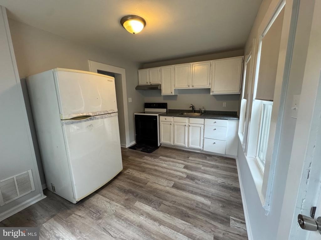 319 Grant Street - Photo 7