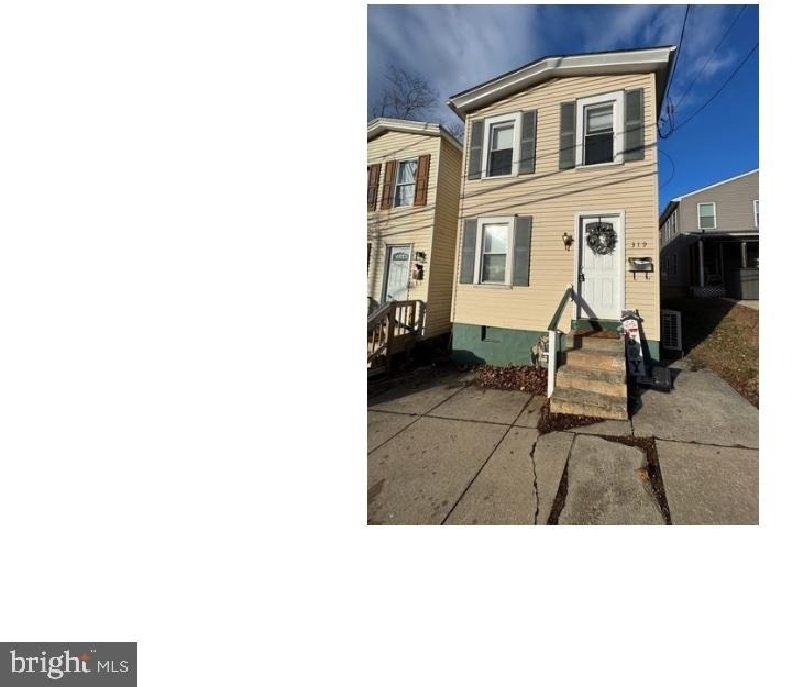 319 Grant Street - Photo 0