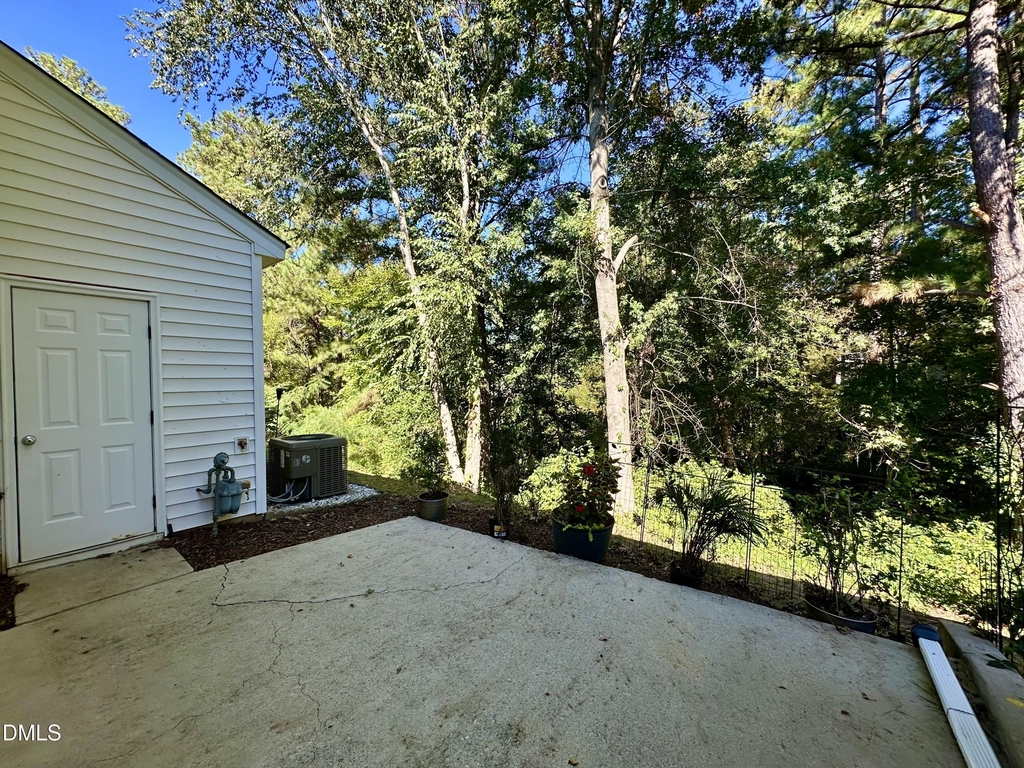 508 Canyon Lake Circle - Photo 18