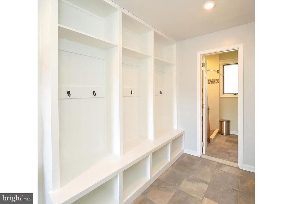 1120 Cymry Drive - Photo 4